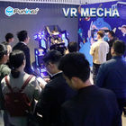 O preto dos únicos jogadores VR Mecha do simulador do parque temático 9D VR com diodo emissor de luz ilumina-se